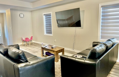 Cobourg House | Newly Built Bongalo Steps from Cobourg Beach, Family-Friendly