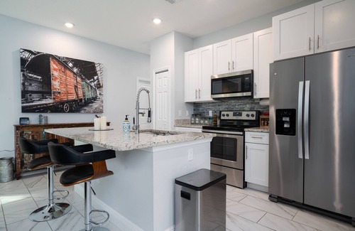 Orange City House | New Dog-Friendly Retreat: 3 Bedrooms in Prime Location