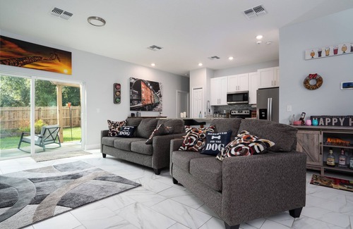 Orange City House | New Dog-Friendly Retreat: 3 Bedrooms in Prime Location
