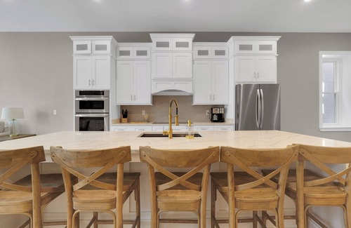 Phoenix Hill House | Unmatched Downtown Home - Pet and Child Friendly Escape