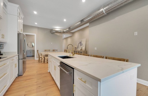 Phoenix Hill House | Unmatched Downtown Home - Pet and Child Friendly Escape