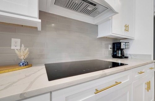 Phoenix Hill House | Unmatched Downtown Home - Pet and Child Friendly Escape