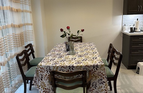 East Gwillimbury House | Modern Entire House with Family & Pet-Friendly Amenities