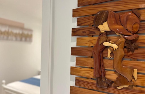 West Point Grey House | Family-Friendly 1 Queen Bed Suite Near UBC – Rated 9.4/10