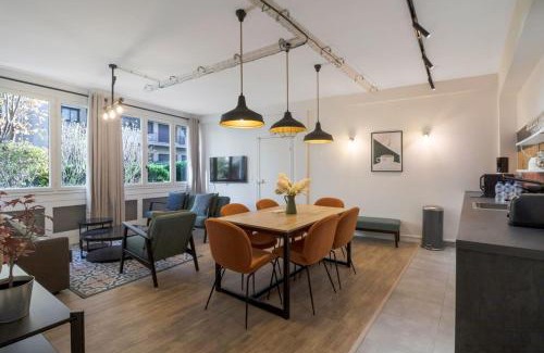 Pere Lachaise Apartment | Modern Flat for 8 with Family-Friendly Amenities