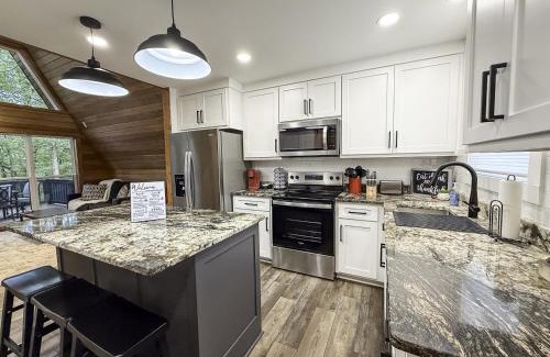 Jones Mills House | Brand New Fox Hill Cabin Where Country Charm nearby Hot Springs