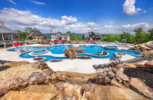 Kimberling City House | New Lakefront Cabin with Free Amenities & Two Pools