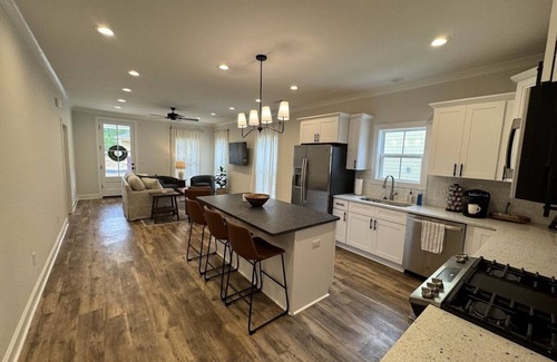 Starkville House | New Gameday Getaway with Kitchen, Close to Campus!