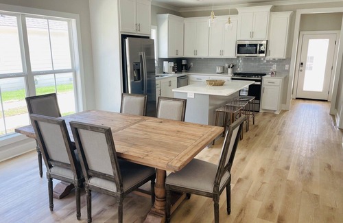 Starkville House | BRAND NEW GAMEDAY HOUSE in STARKVILLE! 3-Bedrooms/2 BA, 2-miles to campus!