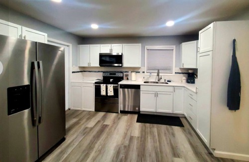 Mobile Apartment | Immaculate Garage Apartment: Top-Rated Child-Friendly Stay
