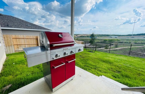 Austin House | Exceptional New Home in Manor with Family & Pet Amenities