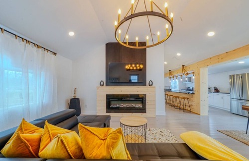 Mount Marion House | Fresh Retreat Overlooking Esopus Creek with Pet-Friendly Amenities
