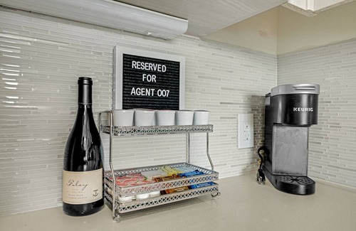 Greenway Plaza-Upper Kirby Apartment | Experience the James Bond Themed Apartment in River Oaks