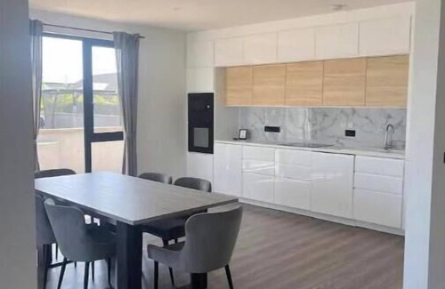Cashel Villa | Brand New Villa with Spectacular Views for Families