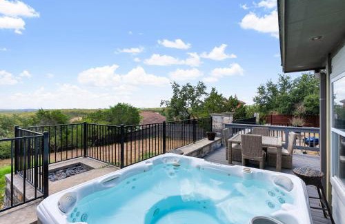 Cardinal Hills House | New Lake Travis Estate with Amazing Pool Experience