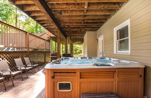 Lithonia House | Gated 7BR Home with Pool and Hot Tub - Ideal for Families