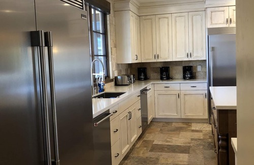 Moab Cabin | New Lodge Retreat in Moab, Utah with Spa & Pool Access