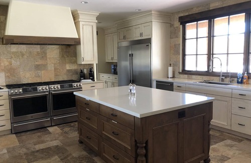 Moab Cabin | New Lodge Retreat in Moab, Utah with Spa & Pool Access