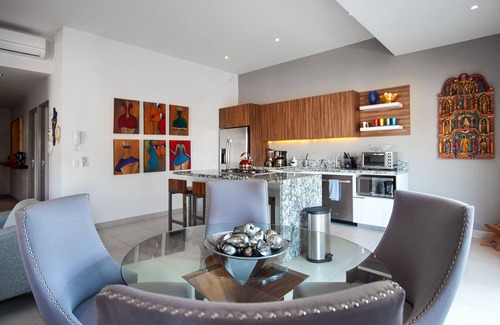 Emiliano Zapata Condo | Elegant One Bedroom Oasis in Old Town, Steps from Ocean