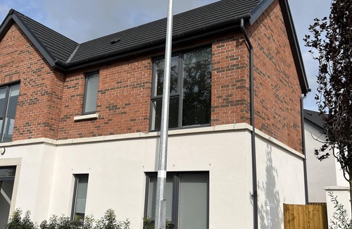 Lucan House | Modern Family House with Kitchen and Breakfast Included