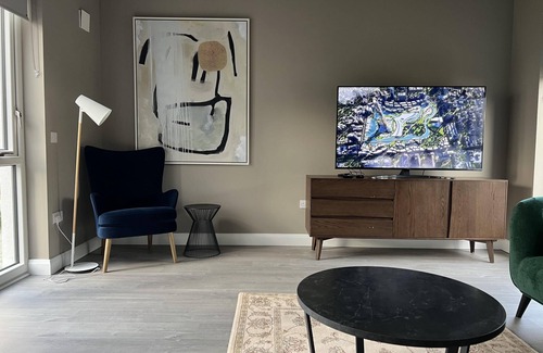 Lucan House | Modern Family House with Kitchen and Breakfast Included