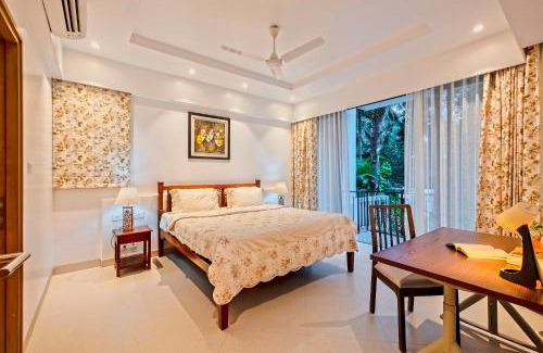 Candolim Apartment | New Apartment Retreat with Pool Near Candolim Beach