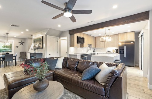 South Scottsdale Condo | New Bungalow with Ocean View & 4 Heated Pools - Rated 10/10