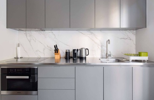 Campden Apartment | Brand New Flat with Balcony Near Ken High Street - Rated 10/10