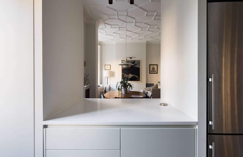 Campden Apartment | Brand New Flat with Balcony Near Ken High Street - Rated 10/10