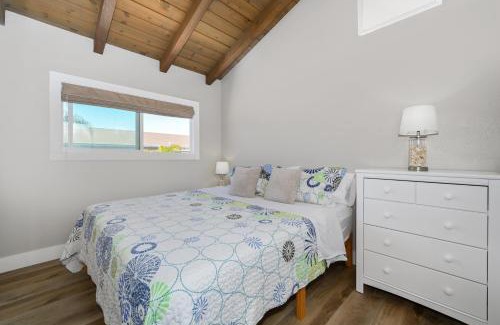 Balboa Peninsula House | Contemporary Beachside Retreat with Patio & BBQ Amenities