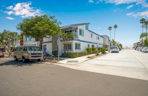 Balboa Peninsula House | Contemporary Beachside Retreat with Patio & BBQ Amenities