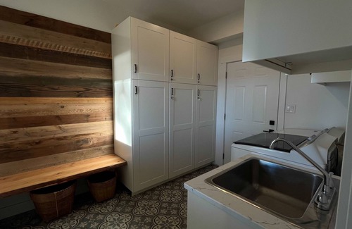 Blaine House | New Oceanfront Beach Home with Spa & Hot Tub on Drayton Harbor