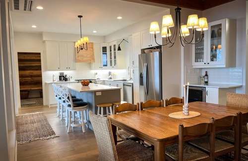 Blaine House | New Oceanfront Beach Home with Spa & Hot Tub on Drayton Harbor