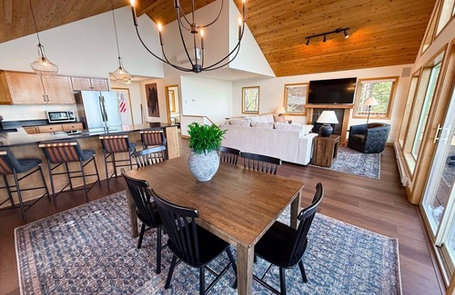 Finley Point House | Brand New! Osprey Outlook, Majestic Views, Sleeps 8, Air Conditioning!