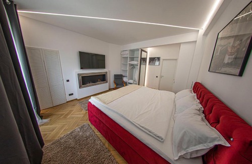 Bucharest City-Centre Apartment | New Penthouse Retreat Near Intercontinental Hotel in Bucharest