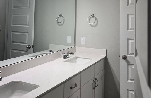 Elgin House | Brand new private room with queen size bed. Access to community swimming pool