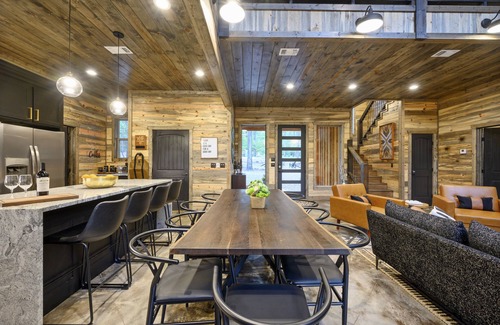 Pickens Cabin | Discover Smokey Pines: Boho Style with Hot Tub & Lake Views