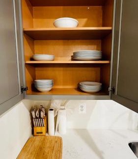 Woodbridge Apartment | Modern 2BR Basement Retreat for Family Getaways