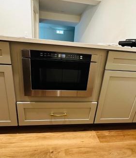 Woodbridge Apartment | Modern 2BR Basement Retreat for Family Getaways
