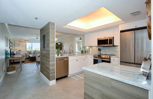 Siesta Key Condo | New Escape Steps from Siesta Key Beach with Ocean Views