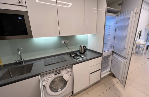Al Barsha Apartment | Outstanding New Studio in Arjan with Pool and Hot Tub