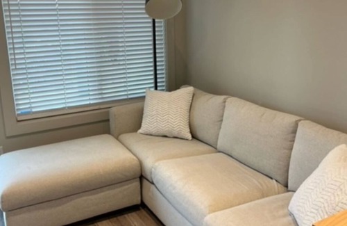 Crawford House | New Suite in Canada's Wine Country Near the Beach!