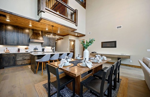 Broken Bow Cabin | Discover The Lookout: Pool, Pond & Fun Scavenger Hunts
