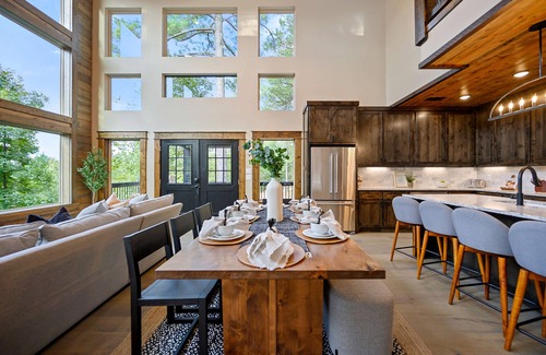 Broken Bow Cabin | Discover The Lookout: Pool, Pond & Fun Scavenger Hunts