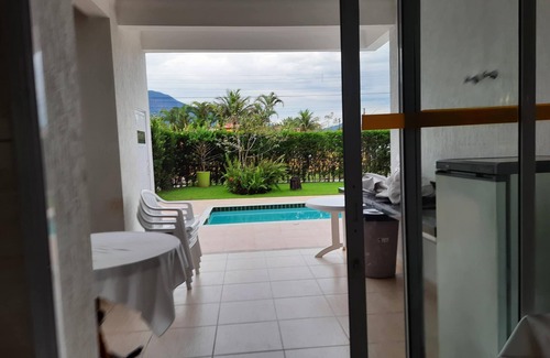 Morada da Praia House | New Townhouse Retreat with Ocean View and Pool Access