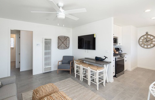 Cayucos Apartment | New 2-Bedroom Retreat in Downtown with Oceanfront Views