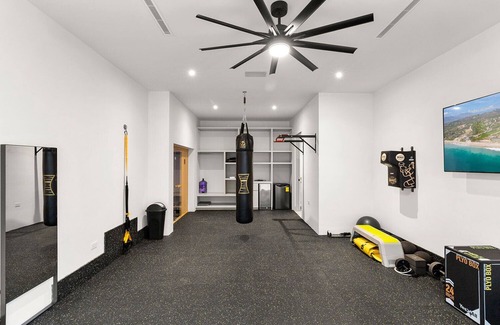 Buzzards Villa | Brand New Villa with Ocean View, Gym & Beach Access