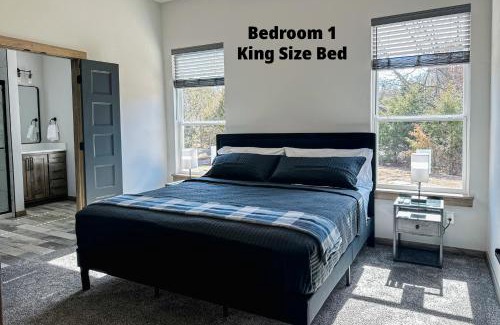 Purcell Villa | Brand New Yote Cabin, Pool Table, South of Norman