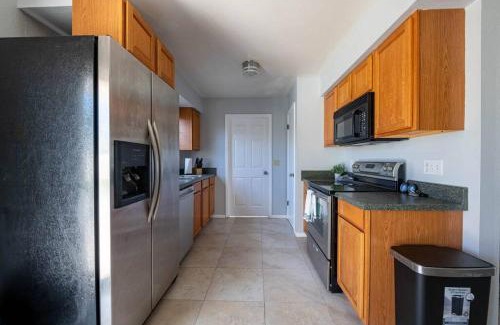Orlando House | Newly Renovated Vacation House Near UCF - Pet Friendly!