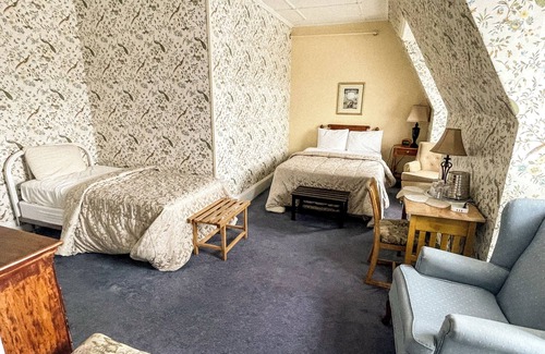 Brandon Hotel | Brandon Inn: Top-Rated Getaway with Pool and Spa Amenities
